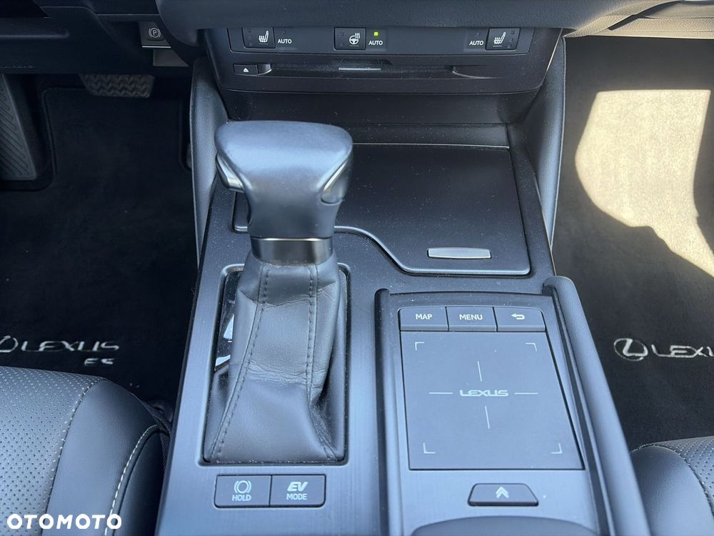 Lexus ES 300h Business Edition - 21