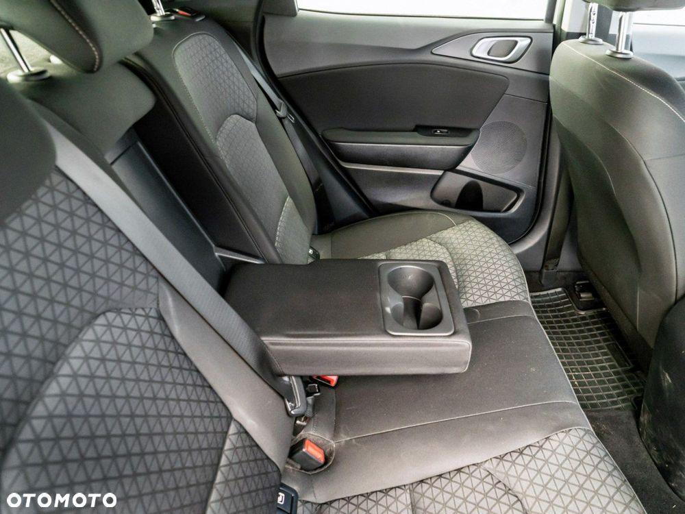 Kia XCeed - 15