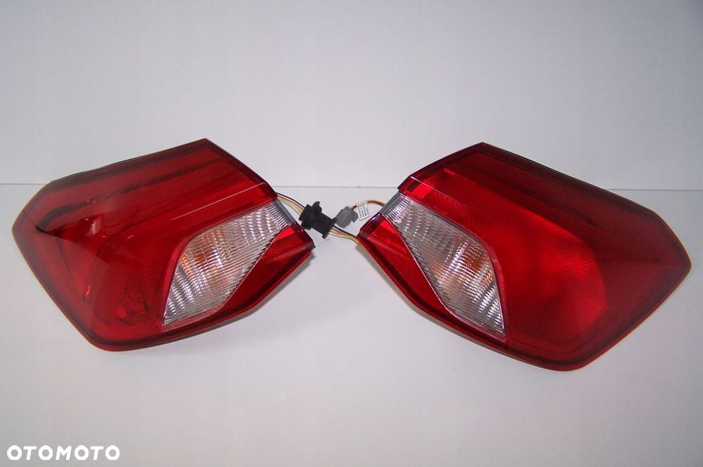 Ford Focus mk4 hatchback lampa tylna - 1