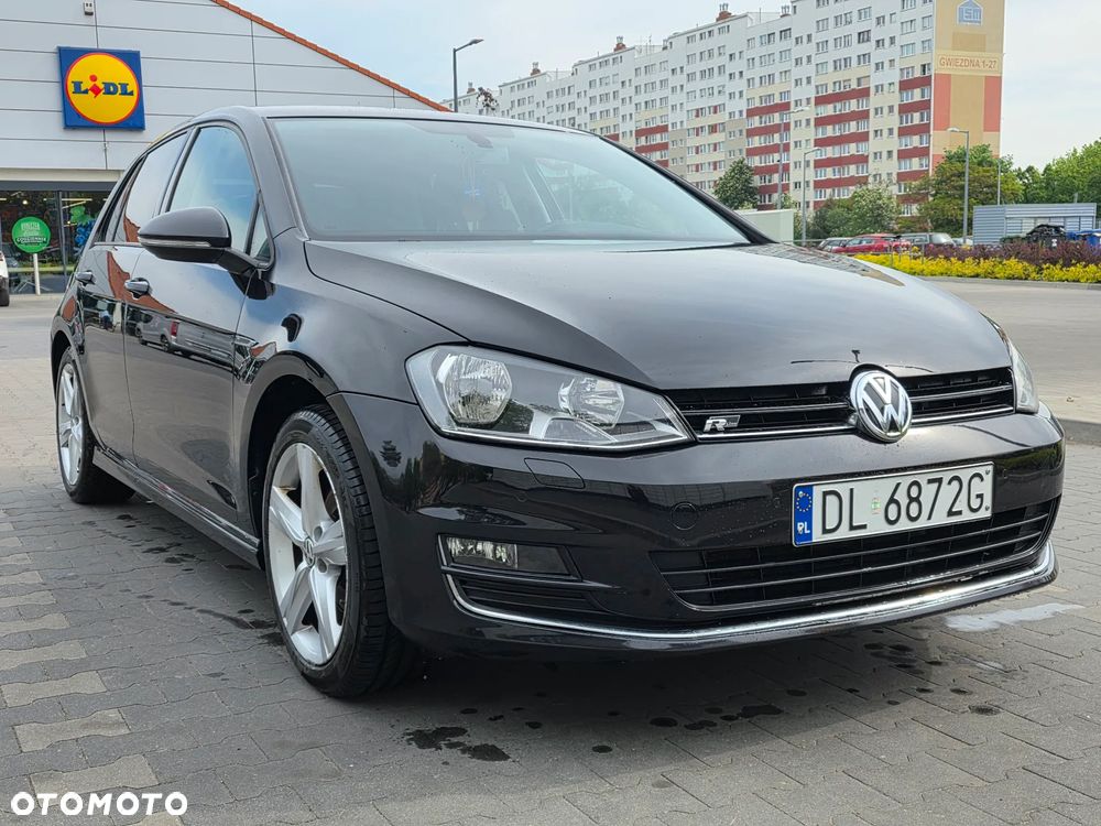 Volkswagen Golf - 1
