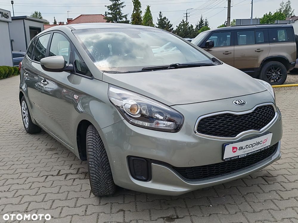 Kia Carens - 14