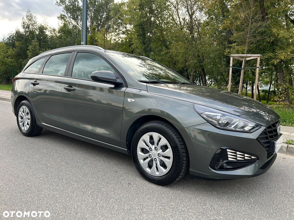 Hyundai i30 1.5 DPI Classic + - 24