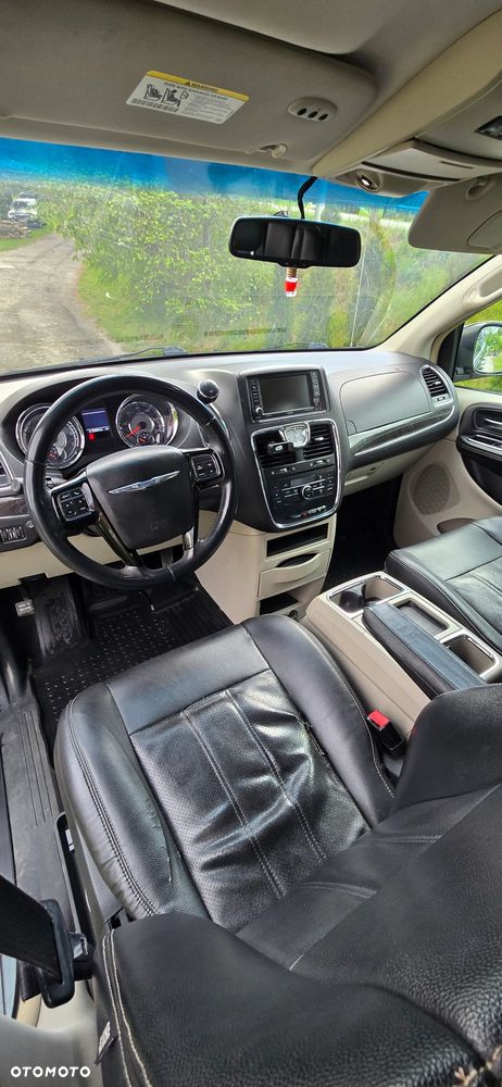 Chrysler Town & Country 3.6 Limited - 6