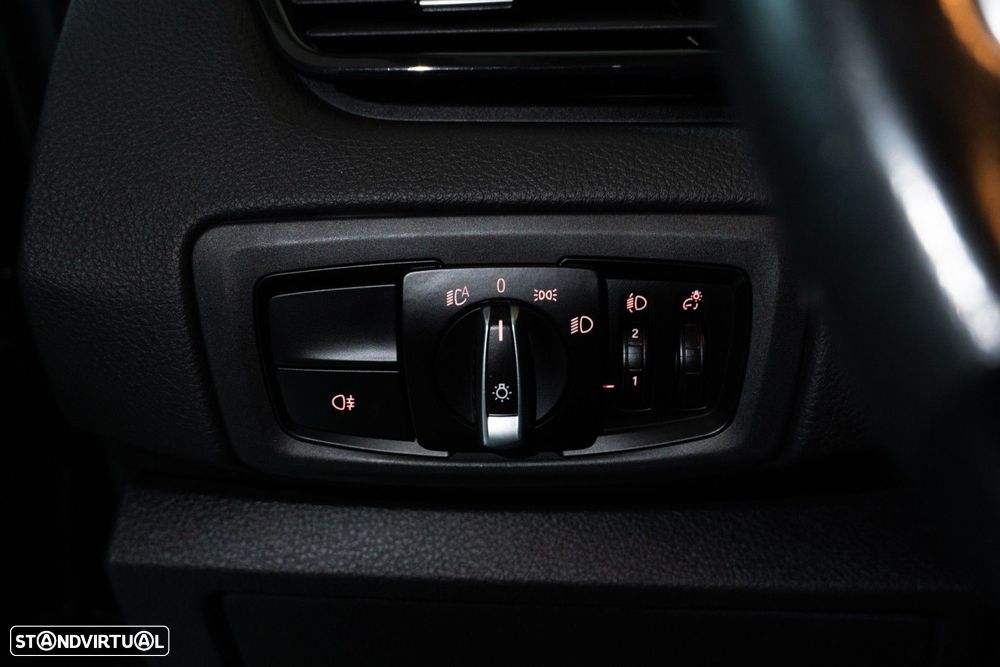 BMW 216 Active Tourer d Advantage - 38