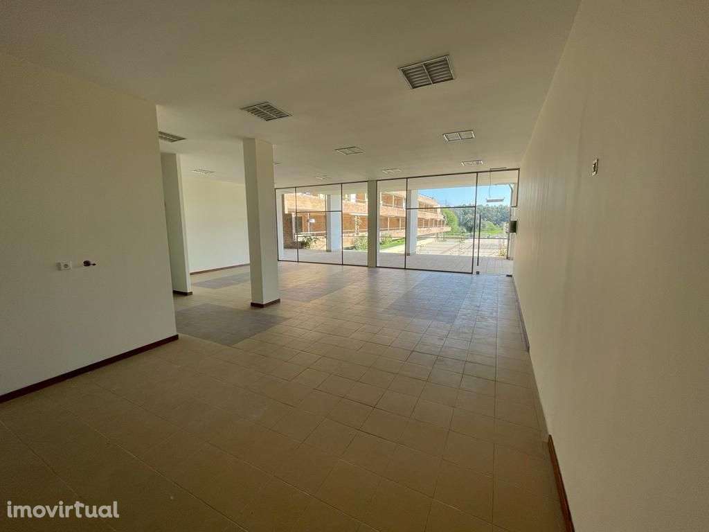 Quinta da Barca - Escritório com 353 m2 - Grande imagem: 2/37