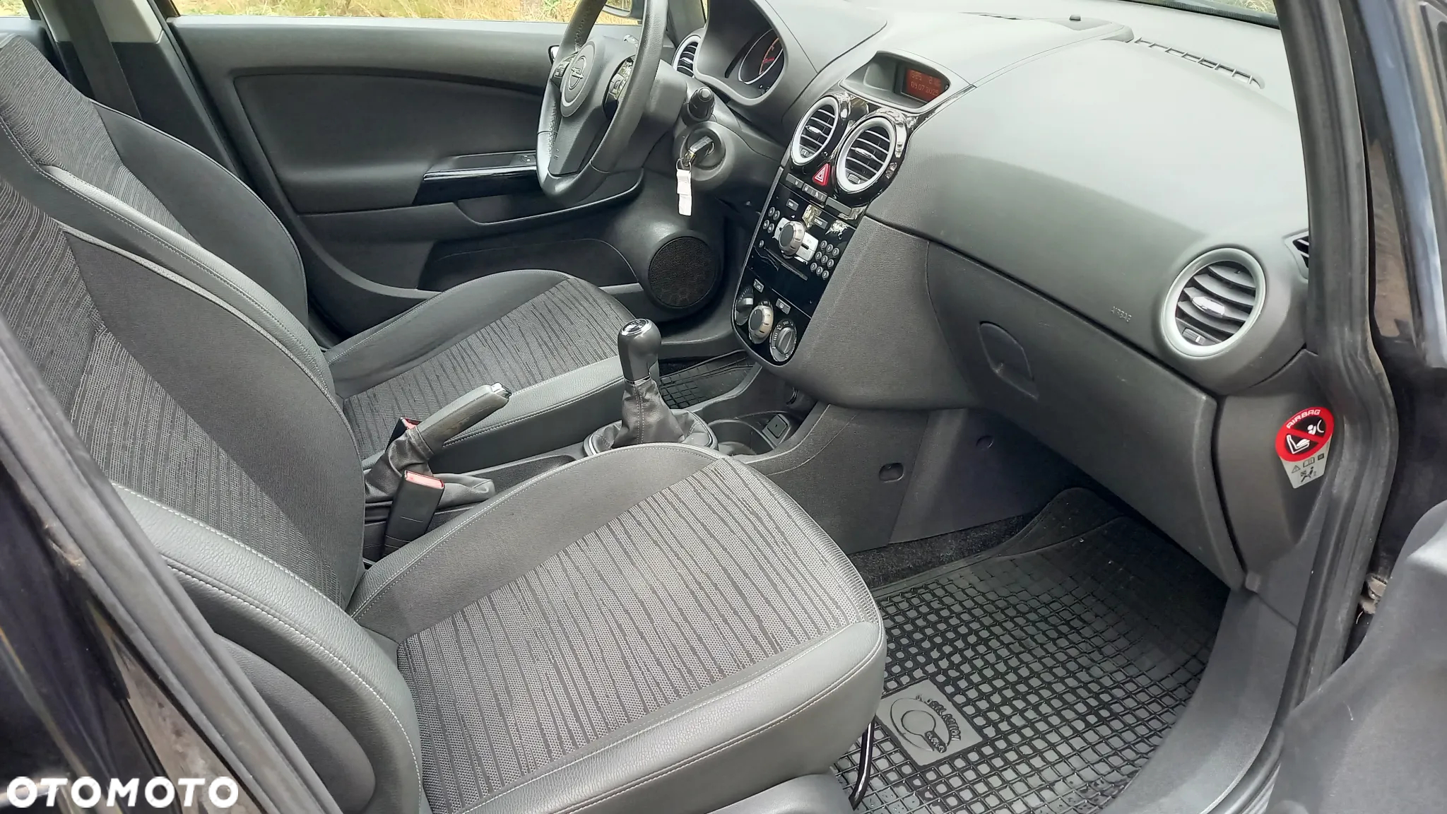 Opel Corsa 1.4 16V Energy - 12