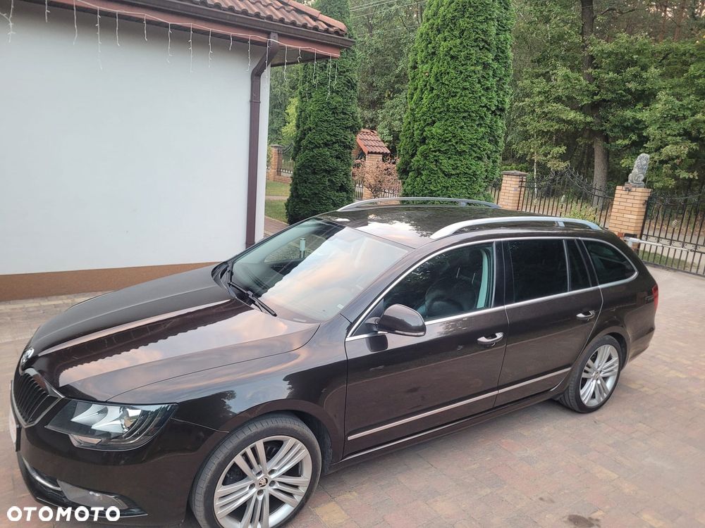 Skoda Superb 2.0 TDI DSG Elegance - 6