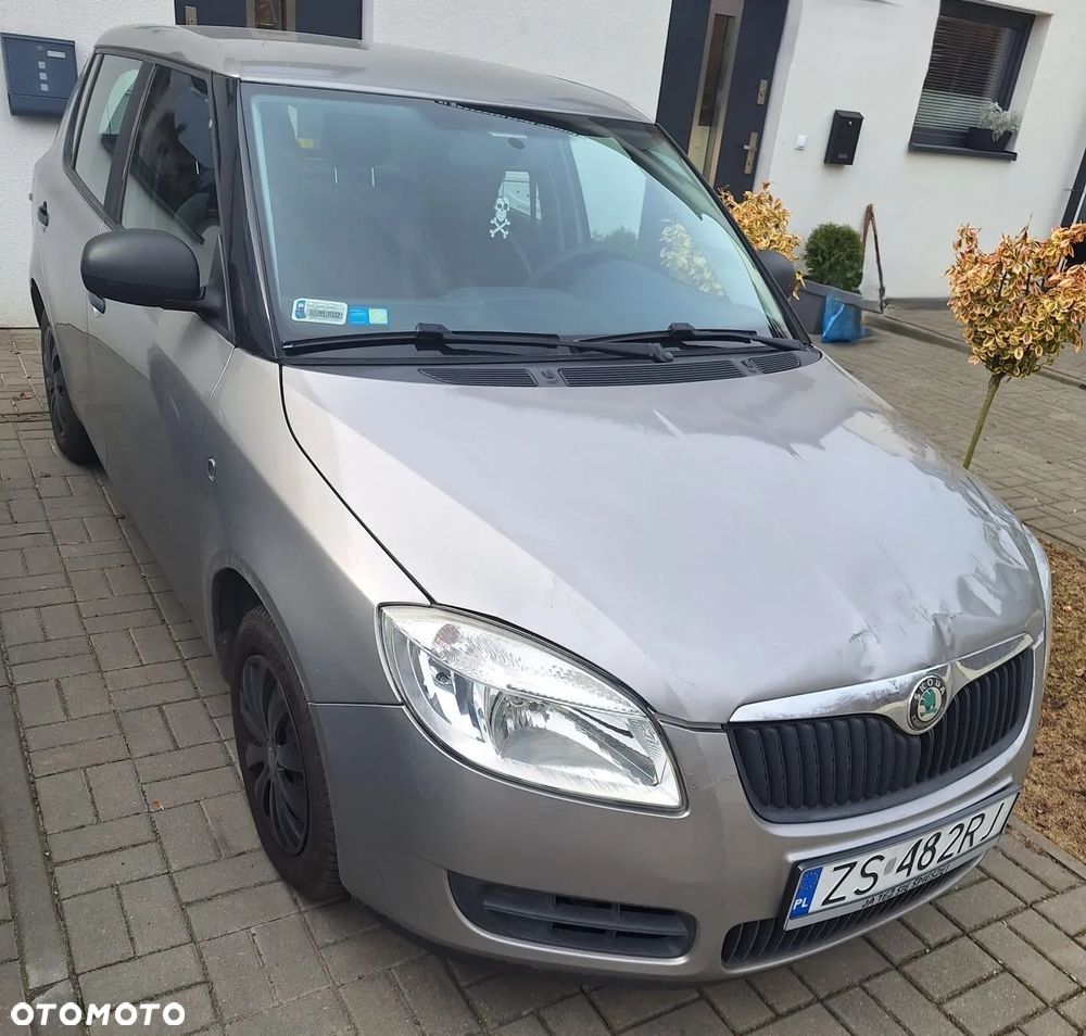 Skoda Fabia 2008 photo 3