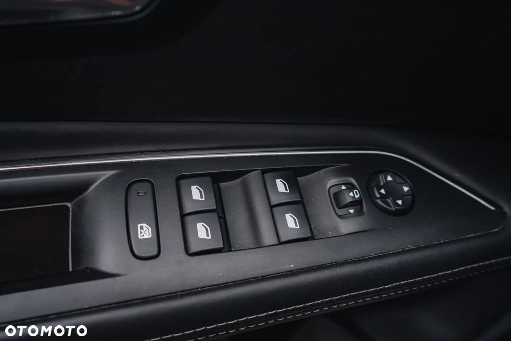 Peugeot 3008 PureTech 130 Stop & Start GPF Allure - 28