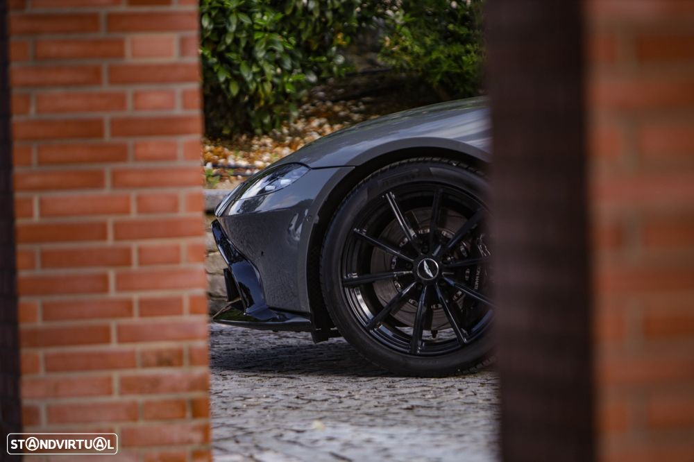 Aston Martin Vantage Coupe 4.0 Twin-Turbo V8 - 21
