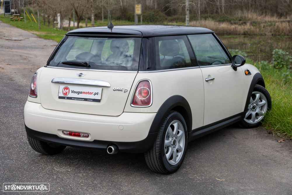 MINI 3 Portas One D - 21