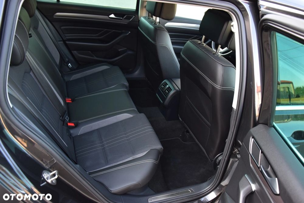 Volkswagen Passat Alltrack 2.0 TDI SCR DSG 4Motion - 14