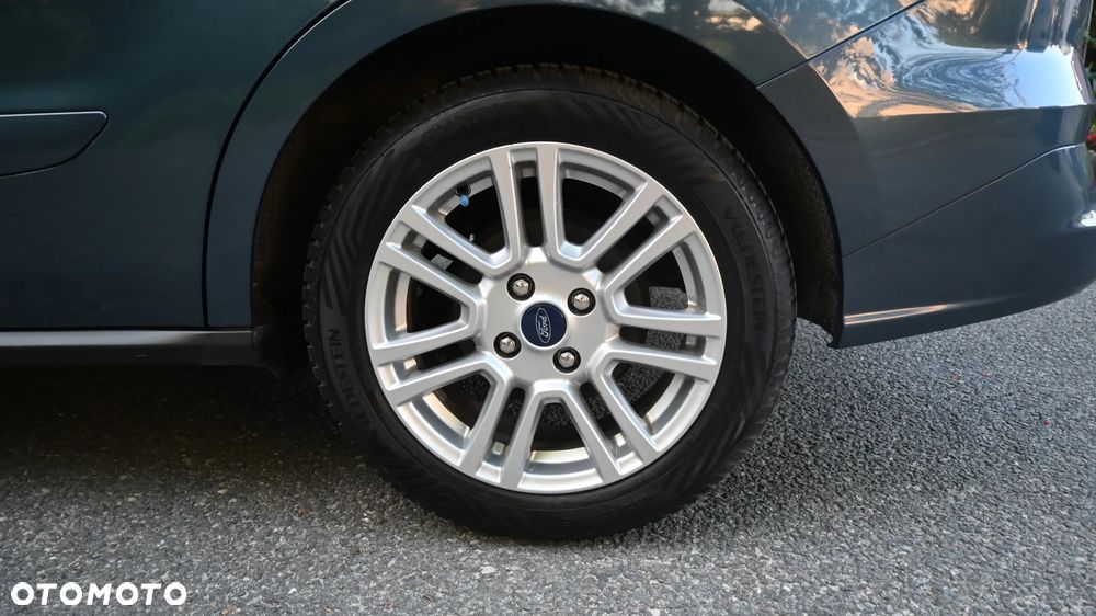 Ford Tourneo Courier 1.0 EcoBoost Titanium - 21