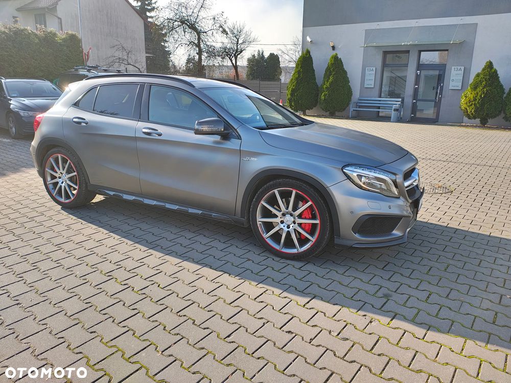 Mercedes-Benz GLA - 7