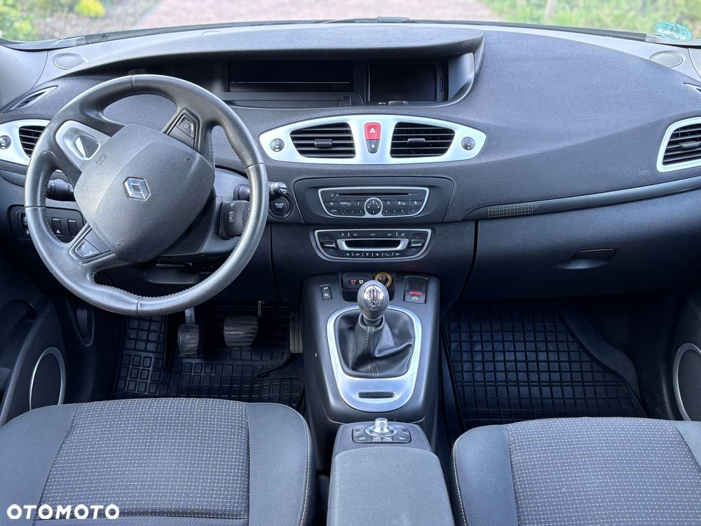 Renault Scenic 1.6 16V 110 Dynamique - 13