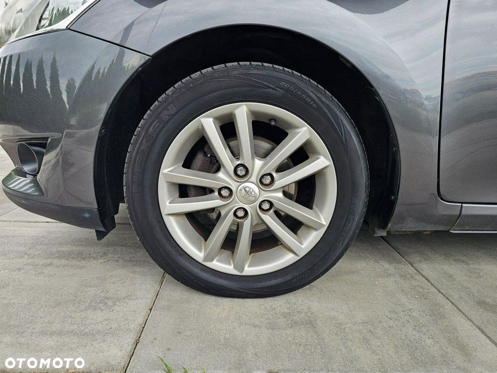 Toyota Auris - 11
