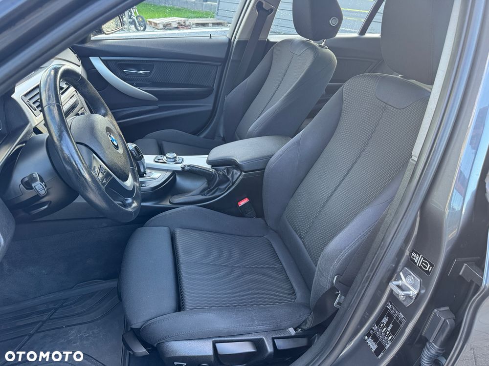 BMW Seria 3 318d Sport Line - 21