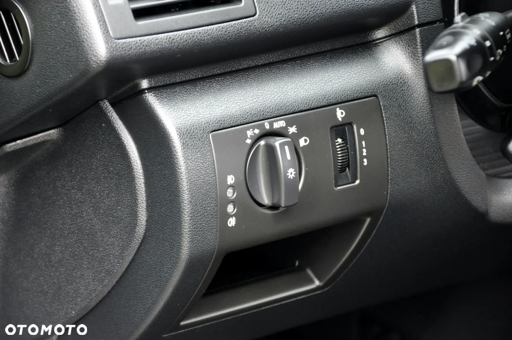 Mercedes-Benz Klasa A 170 BlueEFFICIENCY Avantgarde - 36