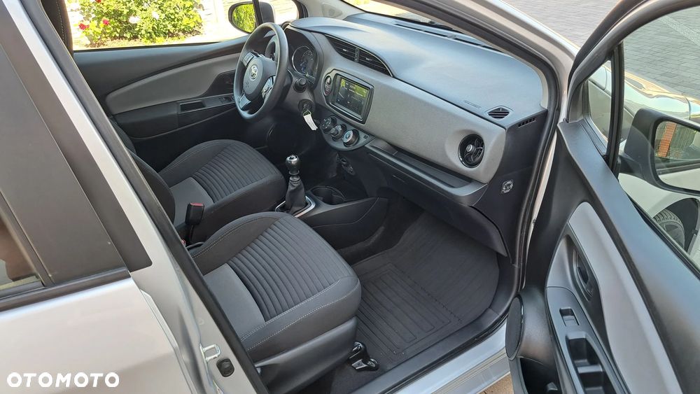 Toyota Yaris 1.5 Dynamic - 14