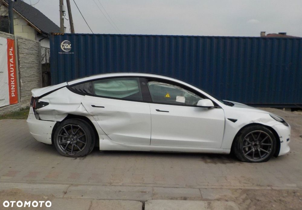 Tesla Model 3 - 14