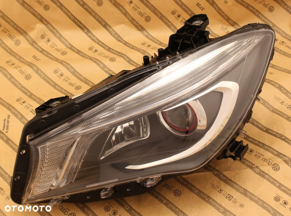 MERCEDES CLA W117 13-17 LAMPA BI-XENON ILS AMG CZERWONA KPL