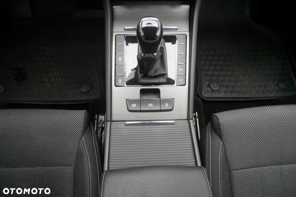 Skoda Superb 2.0 TSI Style DSG - 11