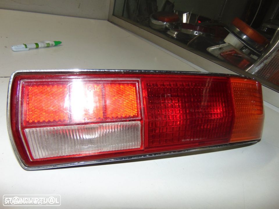 Audi NSU RO 80 - farolim de trás lado direito completo - 2