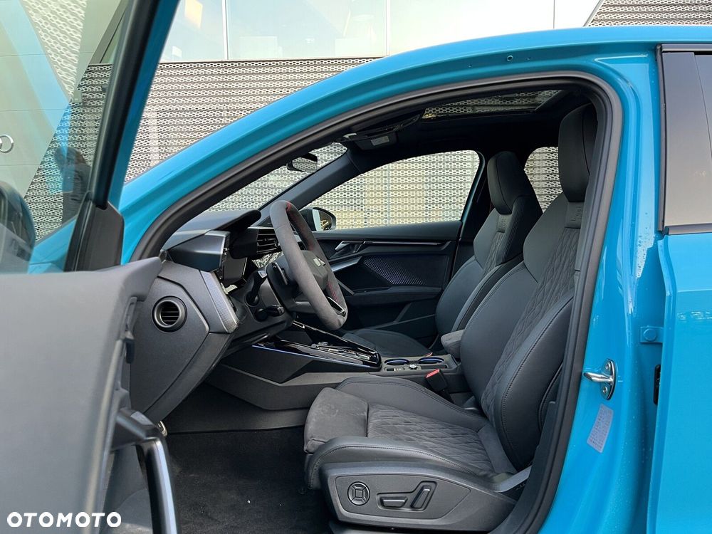 Audi RS3 Limousine - 18