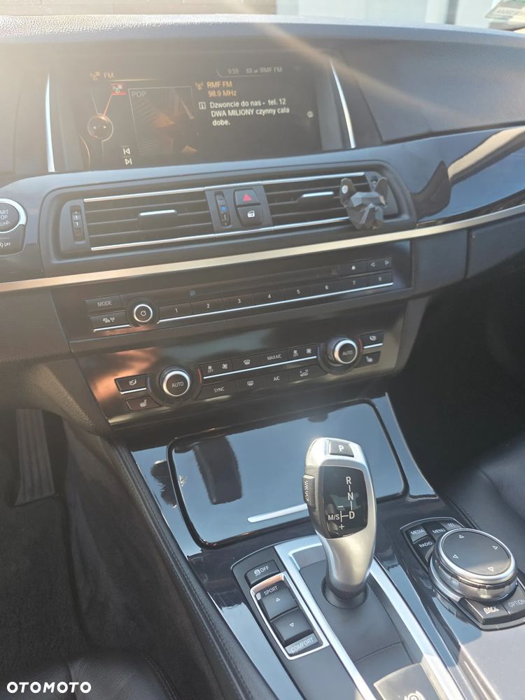 BMW Seria 5 525d - 8