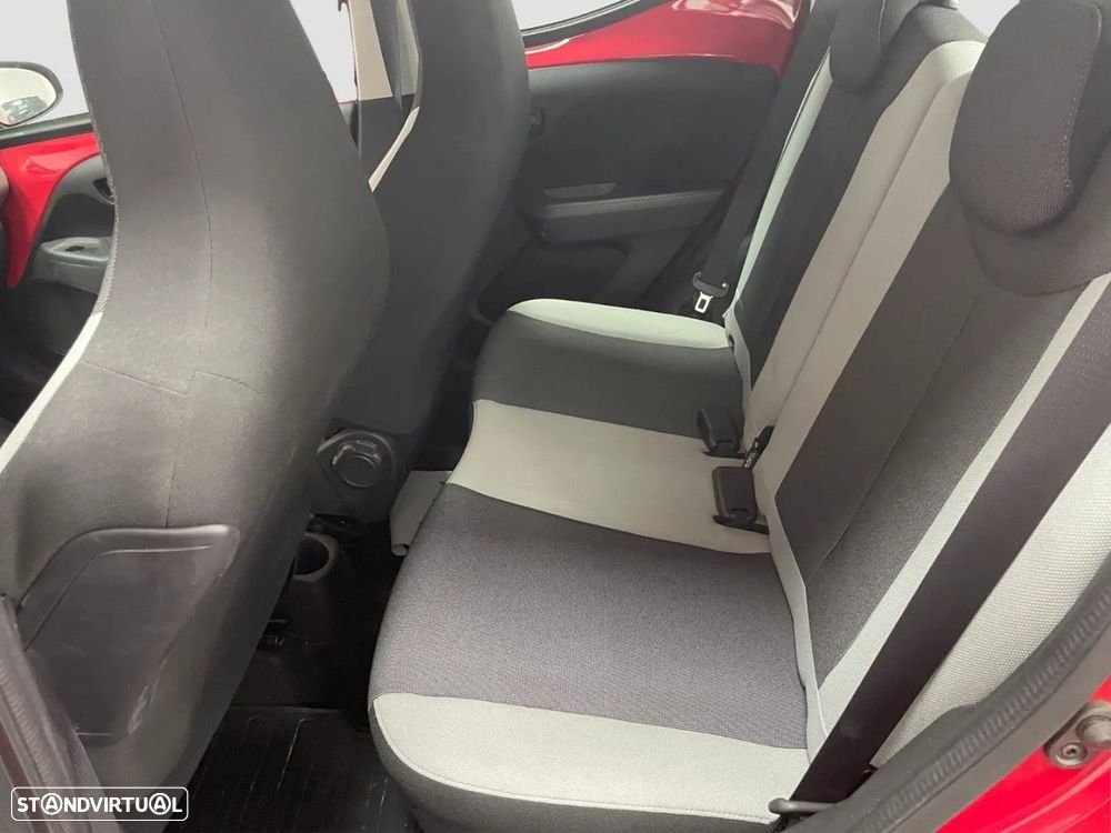 Toyota Aygo 1.0 X-Play - 8