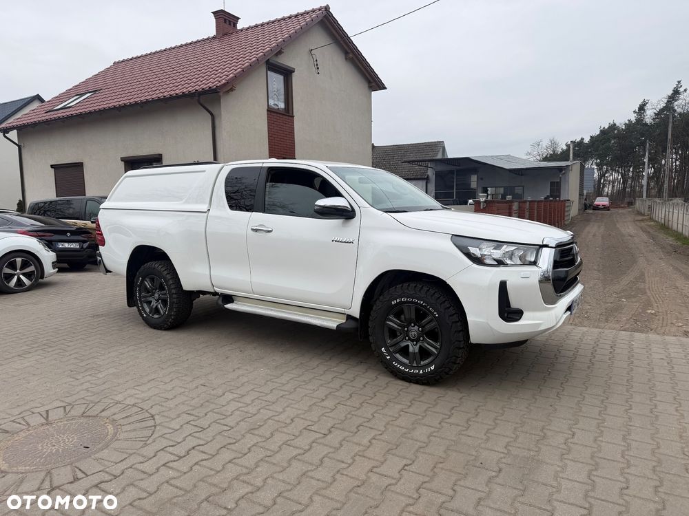 Toyota Hilux - 1
