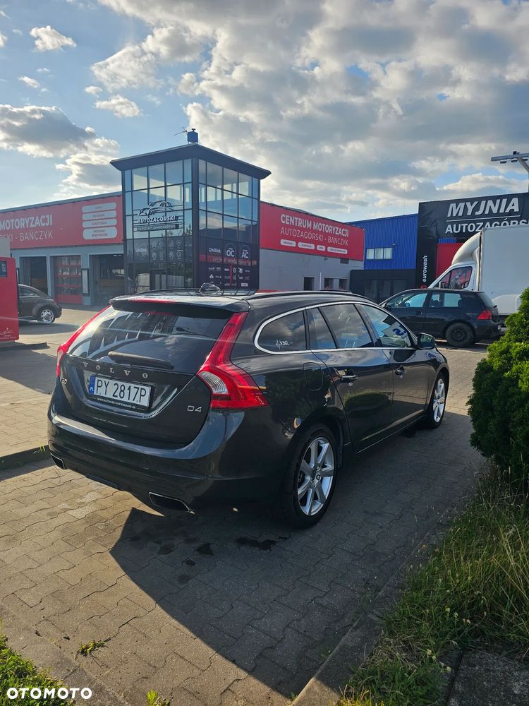 Volvo V60 Cross Country D4 Drive-E Momentum - 4