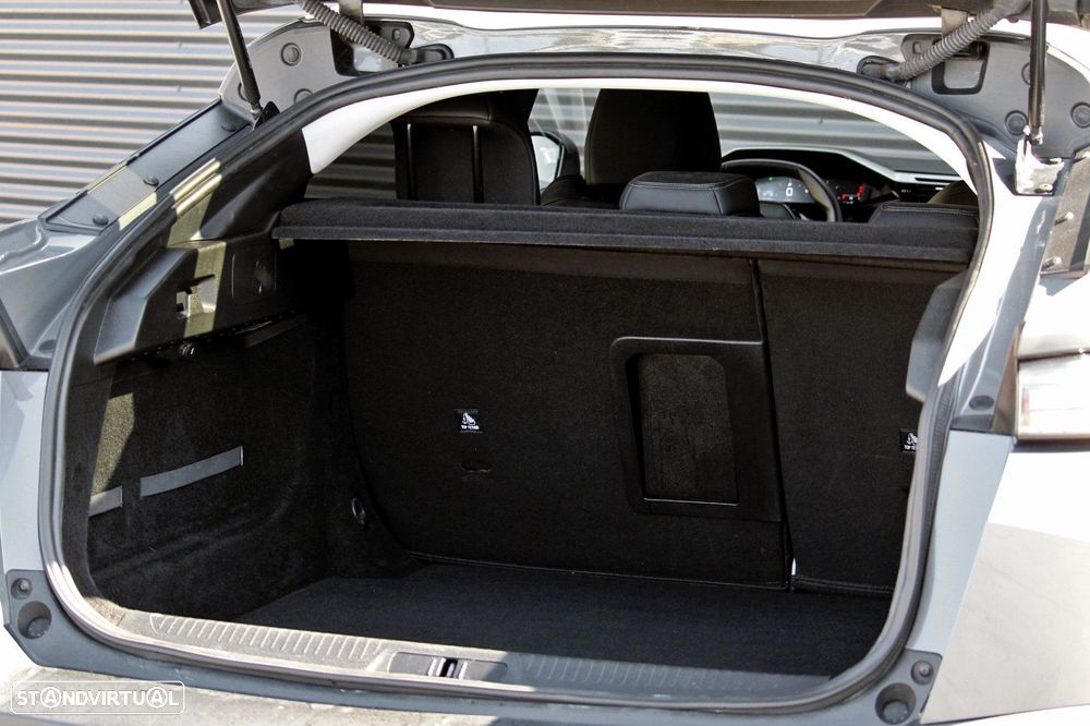 Peugeot 408 1.2 PureTech Allure EAT8 - 31