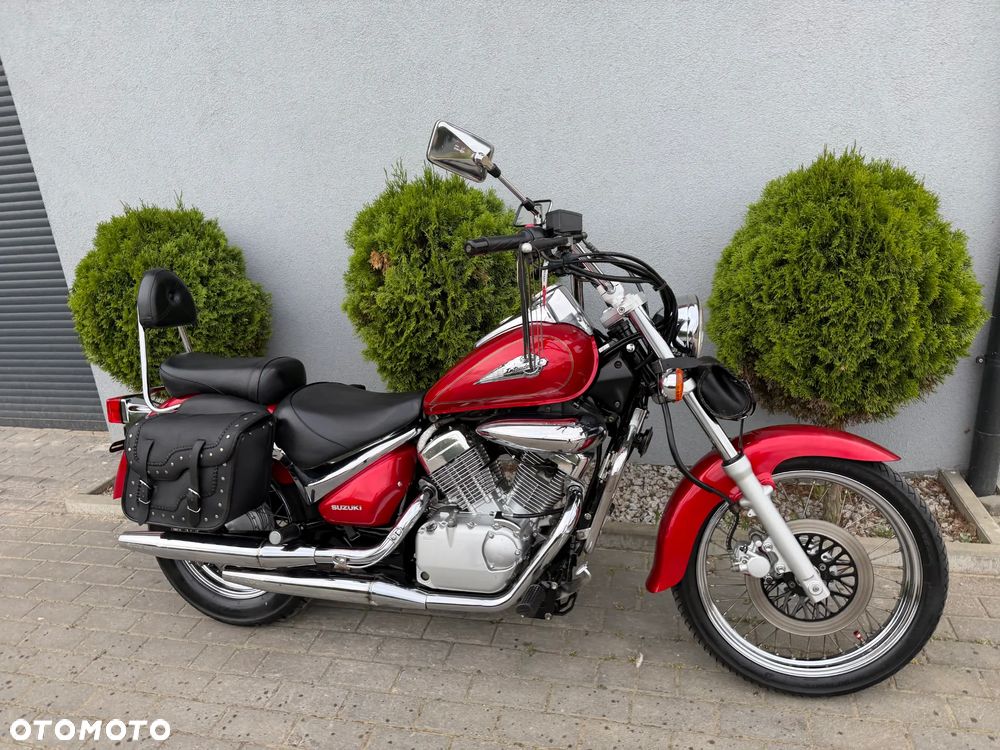 Suzuki Intruder - 35