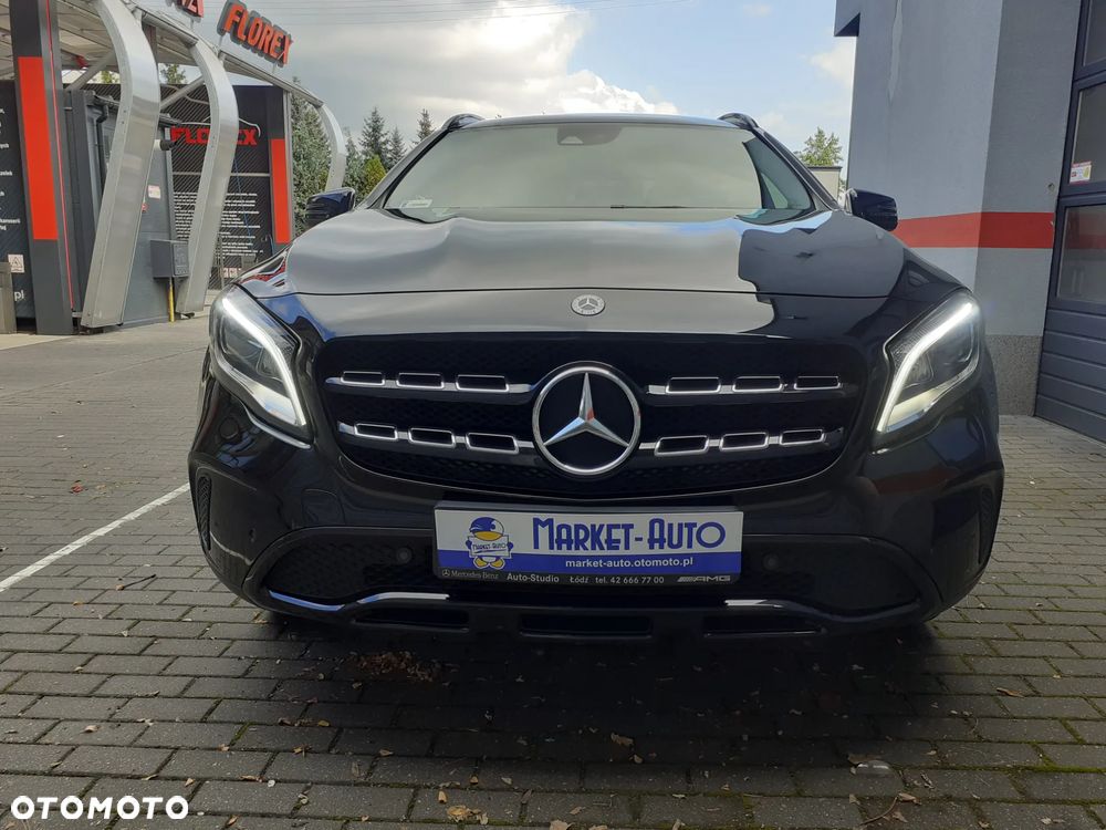 Mercedes-Benz GLA - 11