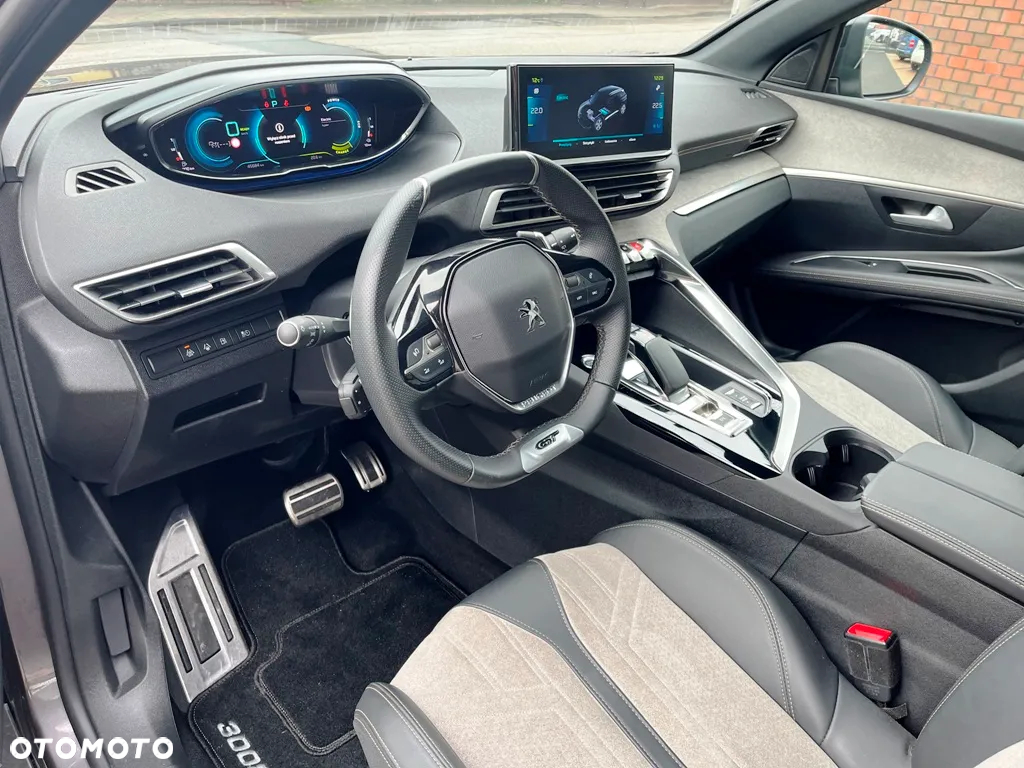 Peugeot 3008 1.6 PureTech HYbrid GT Line S&S EAT8 - 12