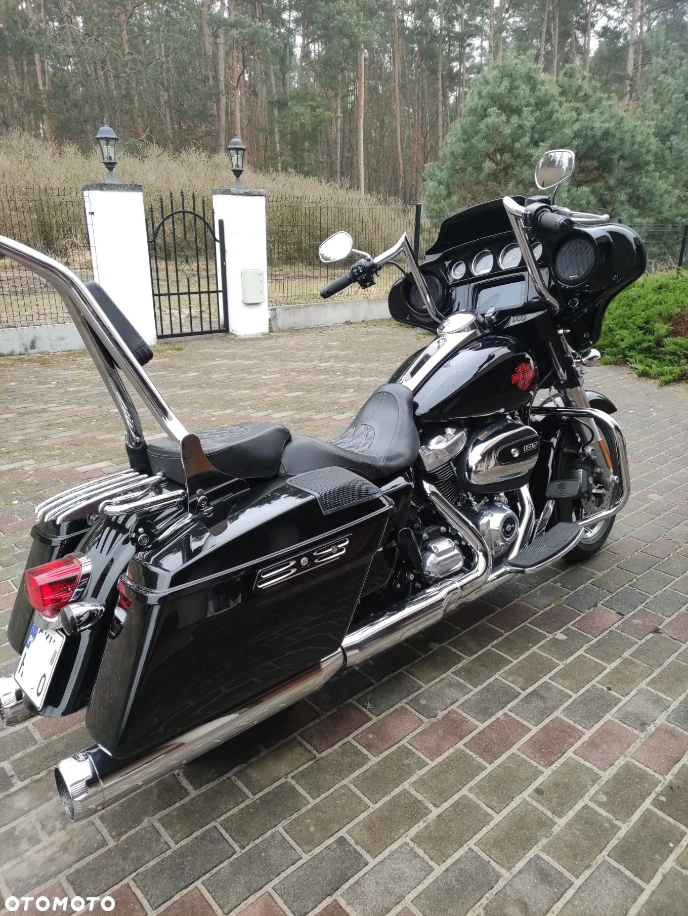 Harley-Davidson FLHT Electra Glide Standard - 1