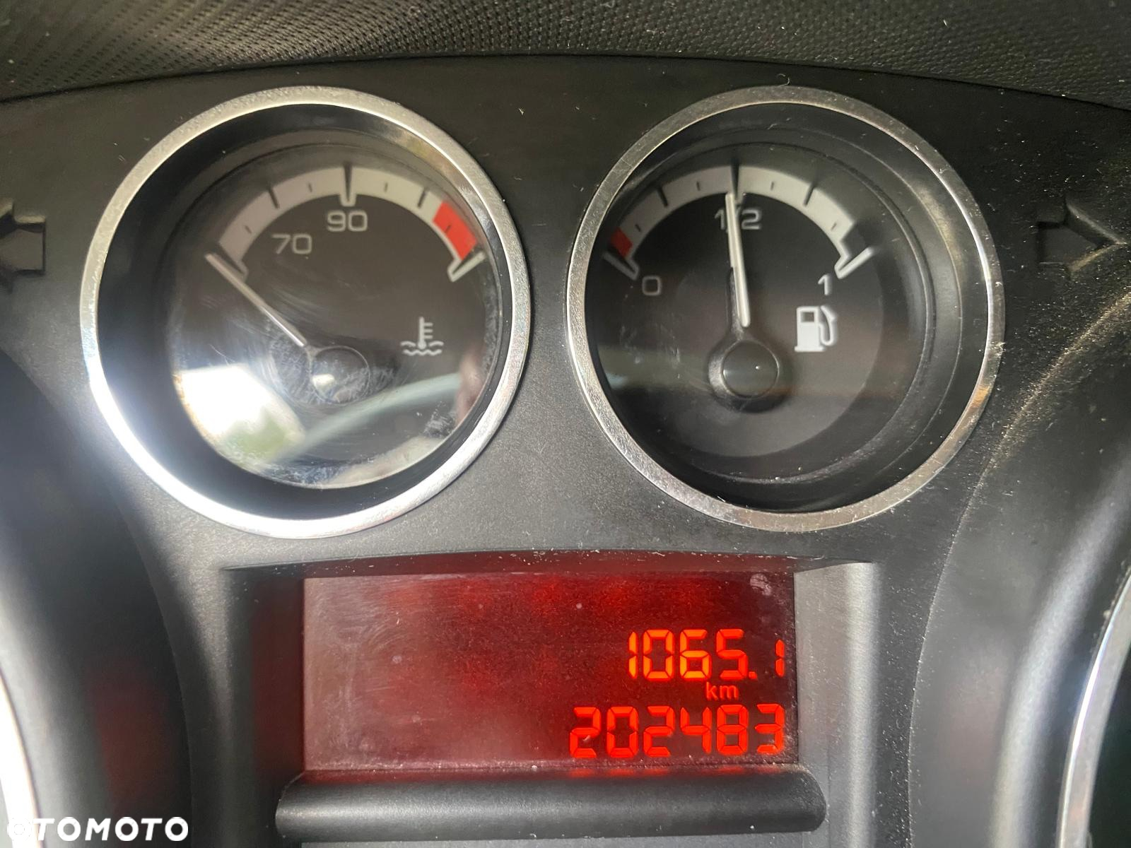 Peugeot 308 1.6 Premium Plus - 12