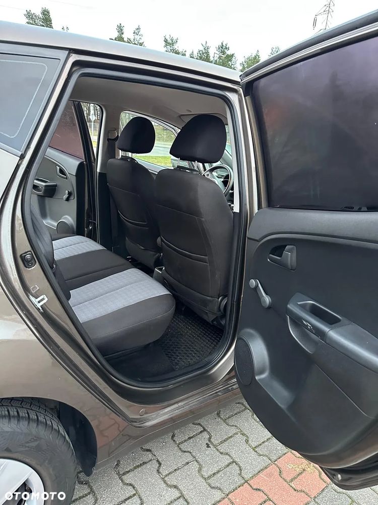 Kia Venga 1.4 Business Line - 10