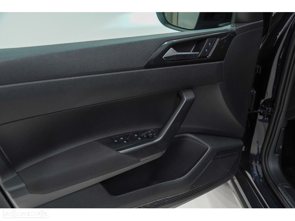 VW Taigo 1.0 TSI Urban DSG - 8