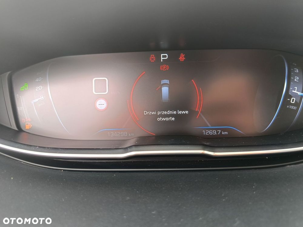 Peugeot 5008 1.6 PureTech Allure S&S EAT8 - 26