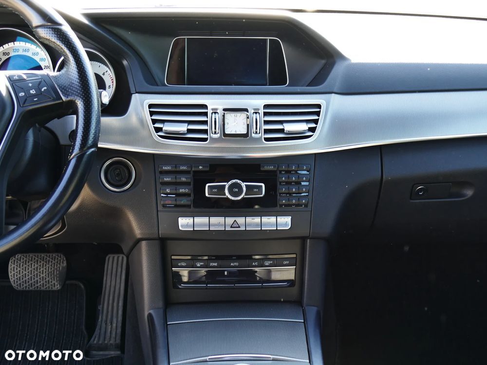 Mercedes-Benz Klasa E 200 BlueTEC 7G-TRONIC Elegance - 17