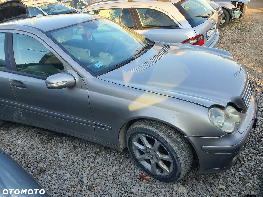 mercedes w203 723 maska zderzak lampa grill błotnik drzwi zbiornik paliwa szyba lusterko - 2