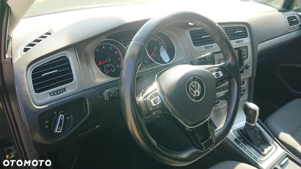 Volkswagen Golf - 10