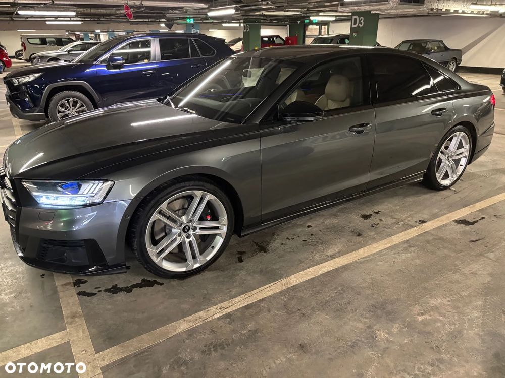 Audi S8 - 13