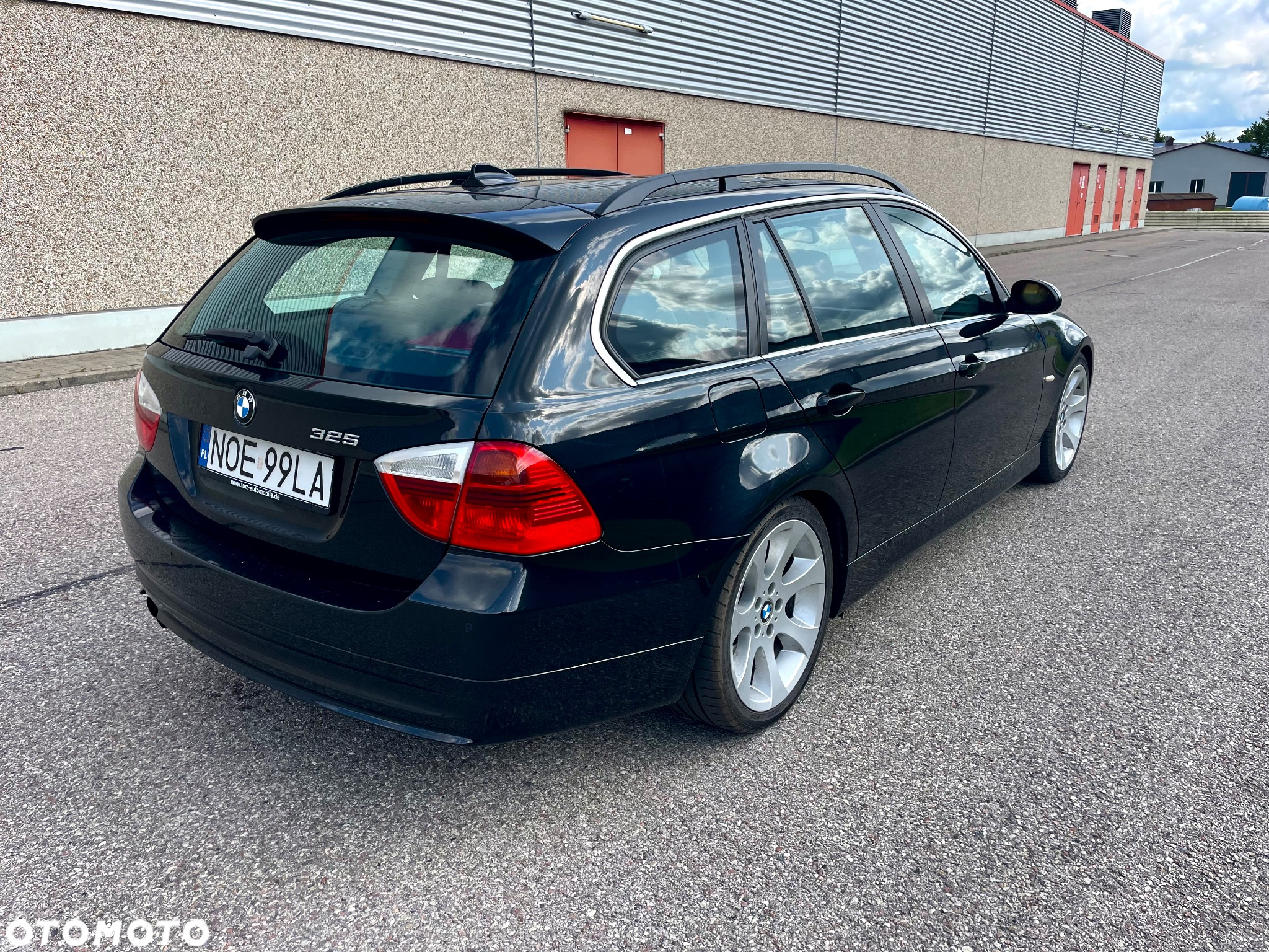 BMW Seria 3 325i Touring - 6