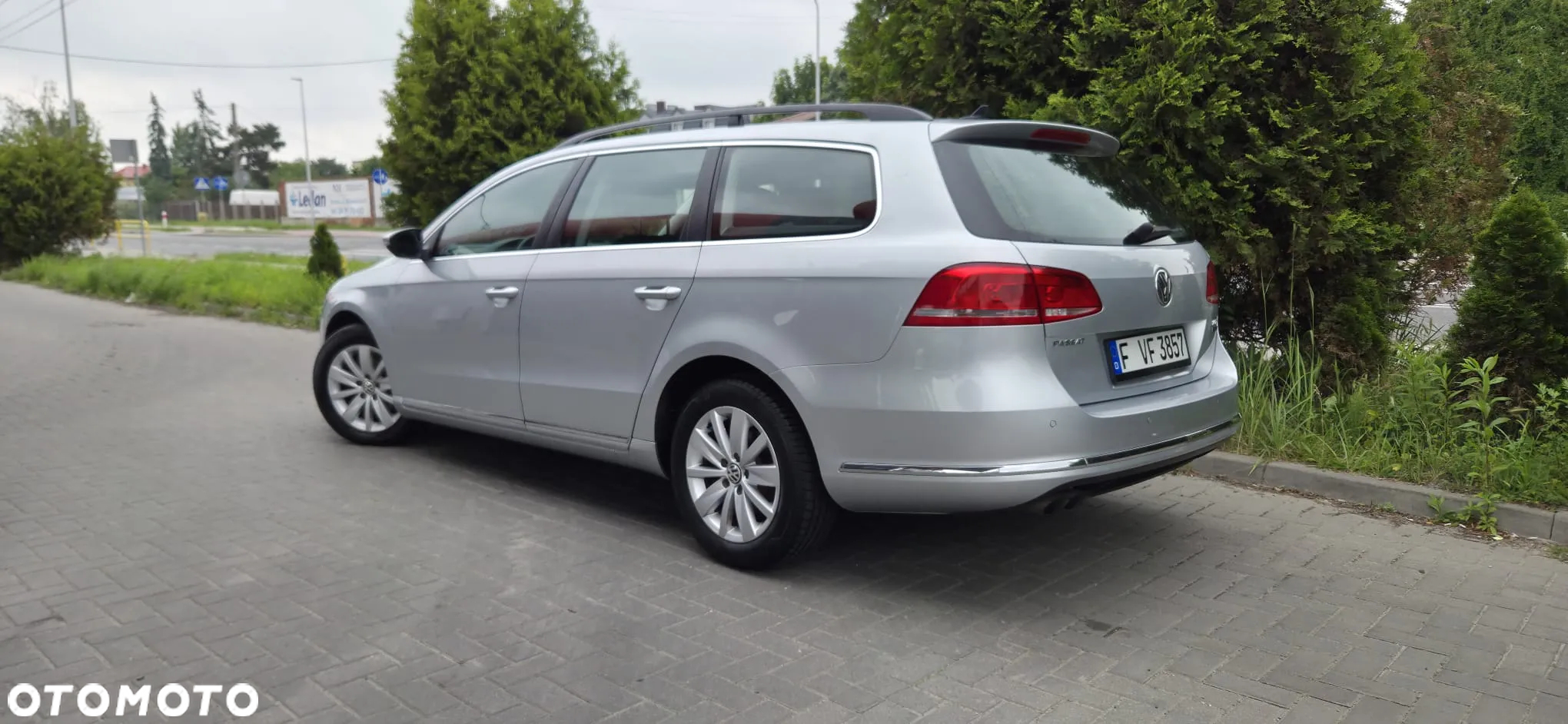 Volkswagen Passat Variant 2.0 Blue TDI SCR R-Line - 10