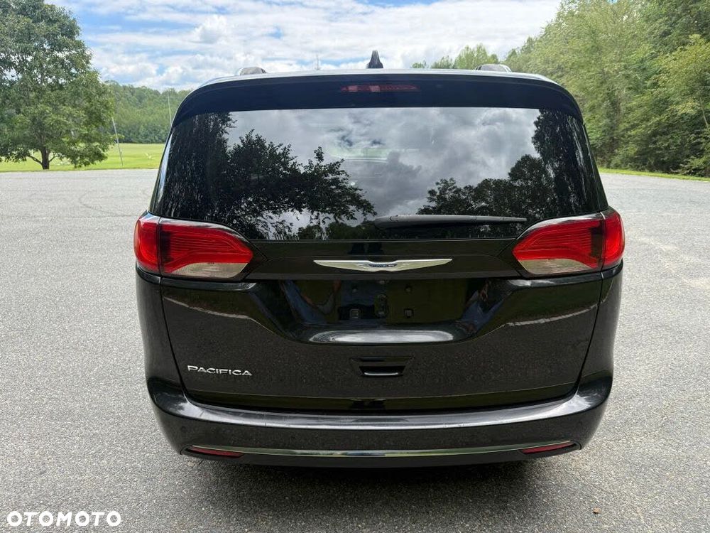 Chrysler Pacifica - 9