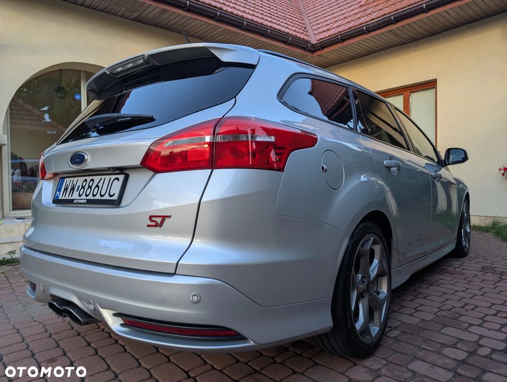 Ford Focus 2.0 EcoBoost ST - 12