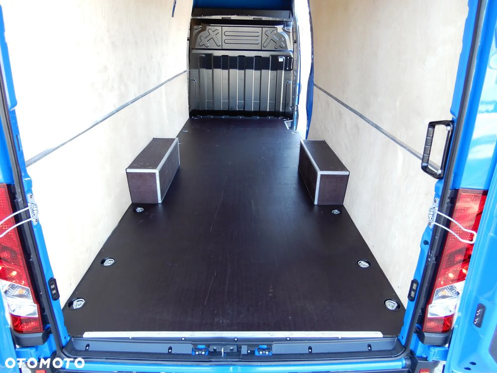 Iveco Daily 35S18 3.0 HPI 180 KM POWER Furgon Blaszak XXL 4.70 CM MAXI LONG Wysokość H2 1900 mm WZMACNIANE ZAWIESZENIE 968 Kg Ładowność HAK 3500 Kg Rozstaw Osi 4100 mm DMC 3500 Kg, WZMACNIANY Stan NOWY NIE UŻYWANY OKAZJA DOSTEPNY I GOTOWY - 17
